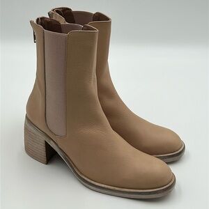 2289- Free People Essential Chelsea Boots Size 10.5 NWT
